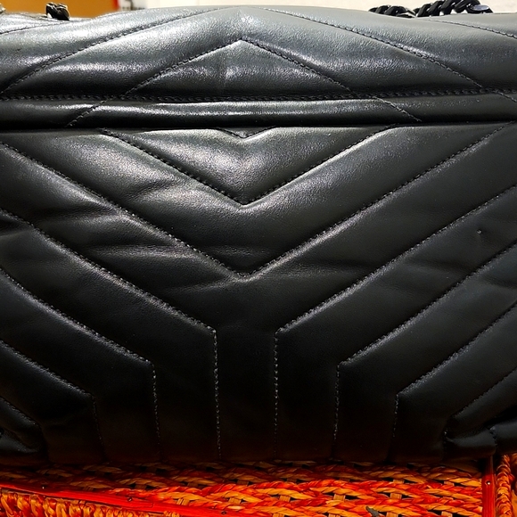 Saint Laurent Loulou Medium Bag - Picture 3 of 16